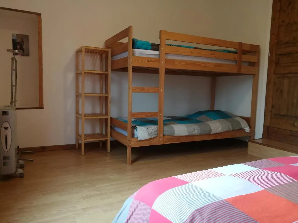 Chalet Les Gites Des Pics Riverenert