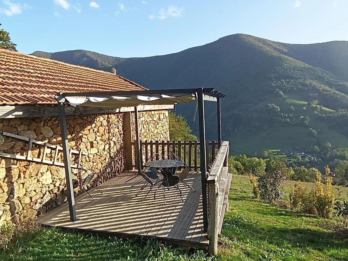 Chalet Les Gites Des Pics Riverenert