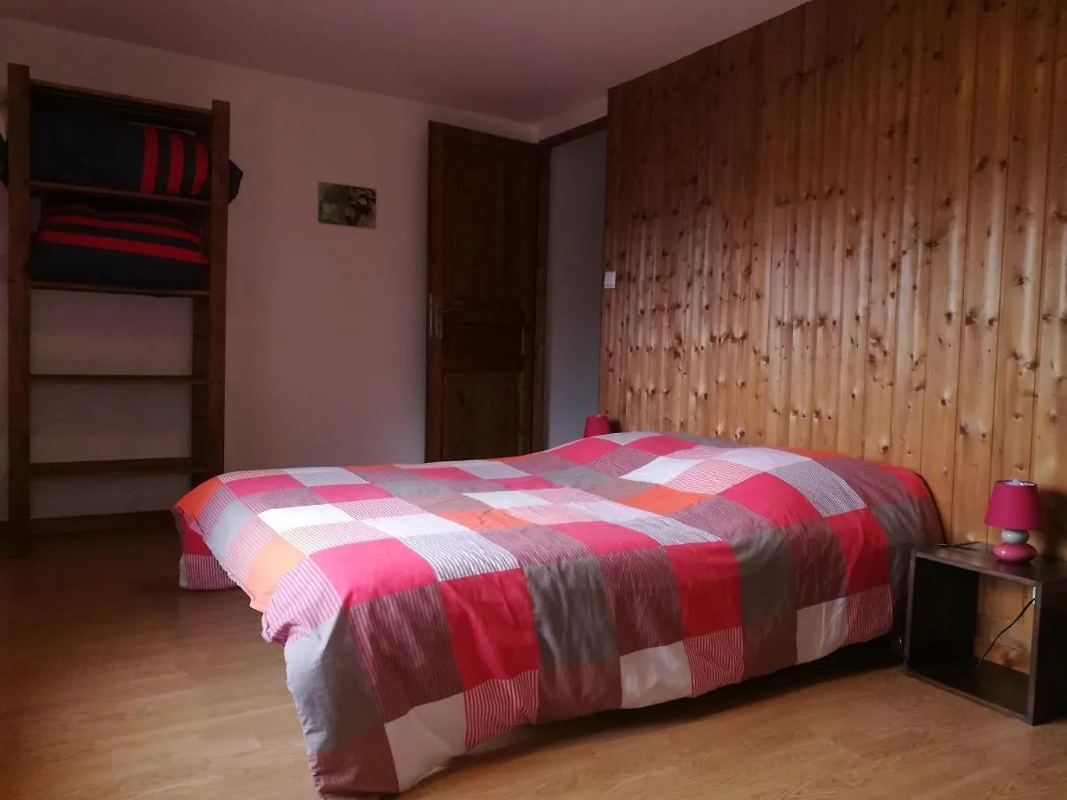 Les Gites Des Pics Riverenert Chalet
